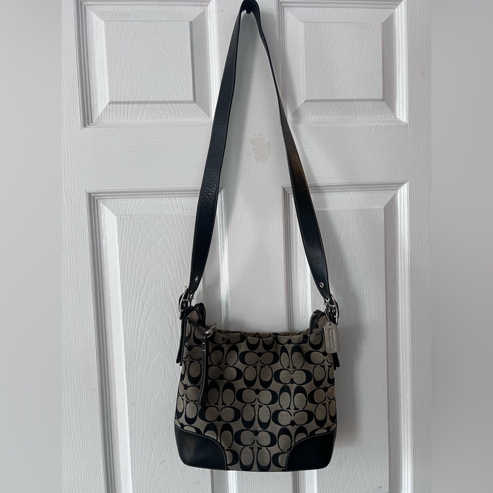 Coach Black and Cream Signature Shoulder Bag - Picture 2 of 12
